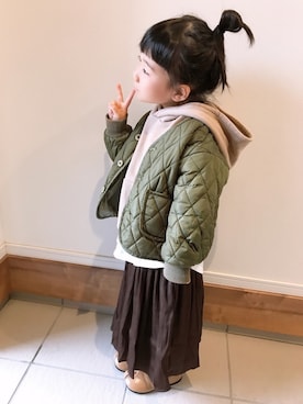 「アイテム（スカート、ブラウン系）」を使った、iiiito930さん（キッズ・100cm）の冬コーディネート