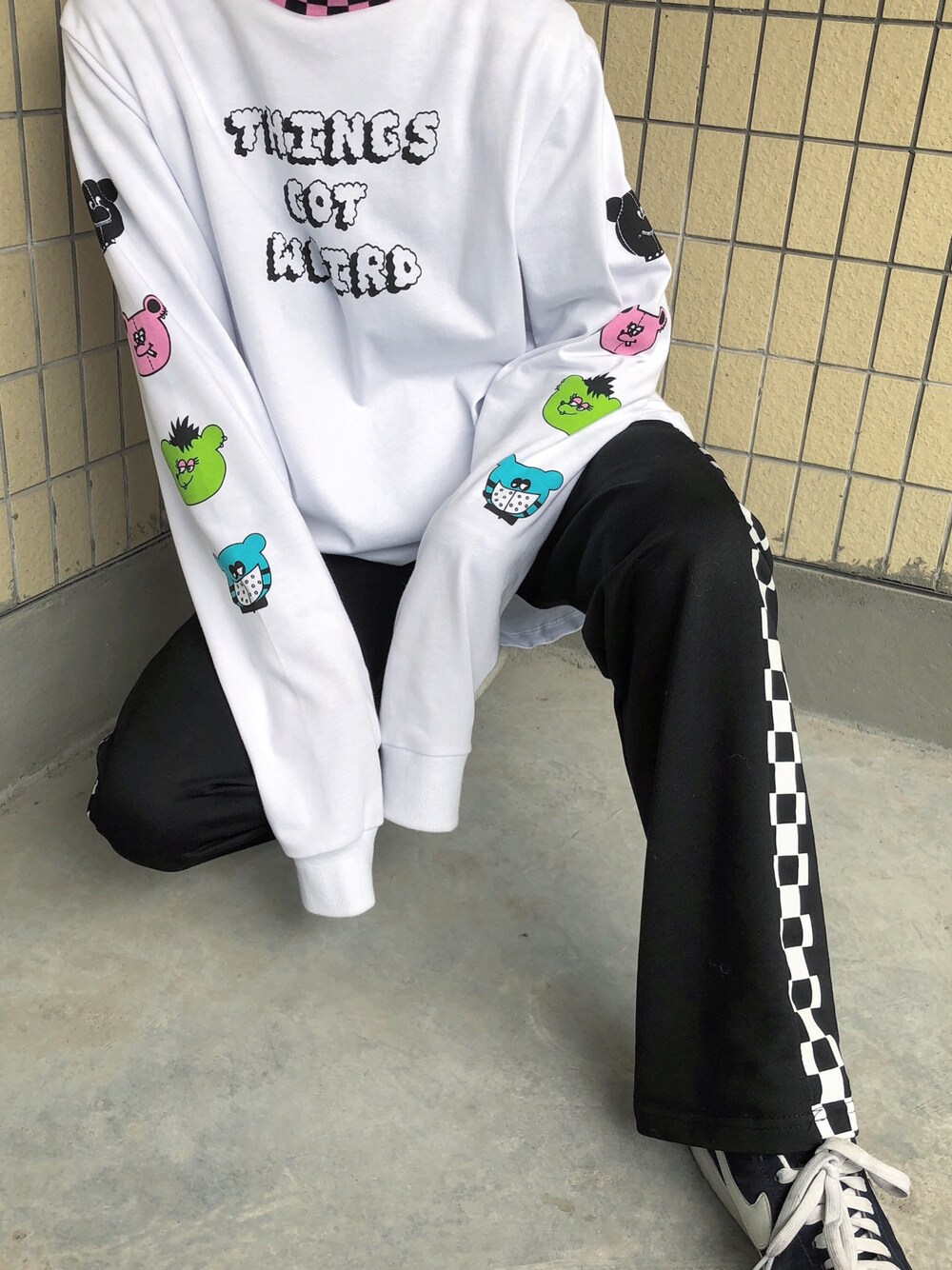 「ootd、休闲、运动搭配、街头搭配、lazy oaf、girl、checkerboard、cute style、小个子搭配」｜「LAZY OAFのアイテム（Tシャツ/カットソー、ホワイト系）」を使った、圆头娃娃さん（レディース・153cm）の秋コーディネートの1枚目の写真