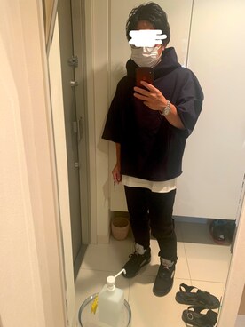 「ZOZO（ゾゾ）のスリムテーパードデニムパンツ（パターンオーダー）／ブラック［MEN］（デニムパンツ）」を使った、KOKOJIさん（メンズ・158cm）の春コーディネート