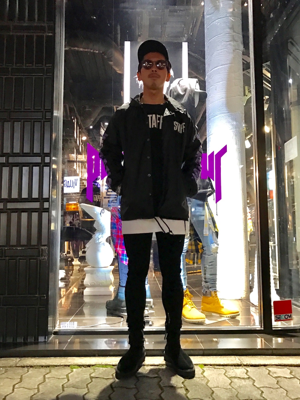 「justinbieber、purpose tour、スキニー、ストリート、LHP、Danke schon、REPRESENT、adsr、ELEVEN PARIS 、コーチジャケット」｜「DANKE SCHONのDankeSchon/ダンケシェーン/Side Zip Skinny Pants（その他パンツ、ブラック系）」を使った、よしやす(34歳)さん（メンズ・175cm）の冬コーディネートの1枚目の写真