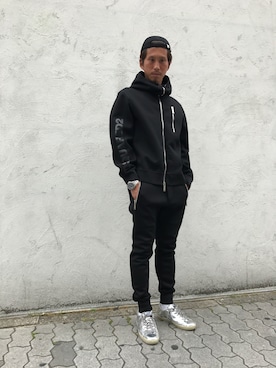 「DSQUARED2（ディースクエアード）のアイテム（パーカー）」を使った、よしやす(34歳)さん（メンズ・175cm）の夏コーディネート