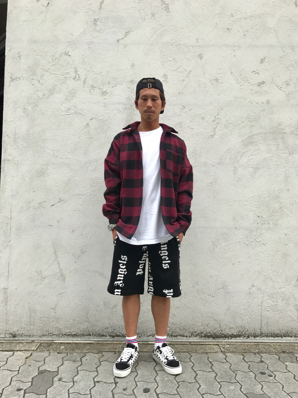 「VANS、チェックシャツ、california、サーフ、street、短パン、スケータースタイル、ビッグT、PALM ANGELS、17AW」｜「AZSのアイテム（キャップ、ブラック系）」を使った、よしやす(34歳)さん（メンズ・175cm）の夏コーディネートの1枚目の写真