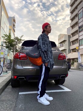 「JW Anderson（ジェイダブリューアンダーソン）のアイテム（バッグ）」を使った、よしやす(34歳)さん（メンズ・175cm）の秋コーディネート