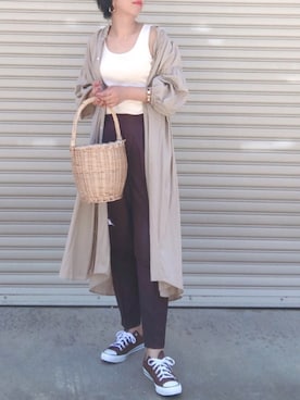 「アイテム（かごバッグ、ホワイト系）」を使った、Sari☺︎さん（レディース・166cm）の秋コーディネート