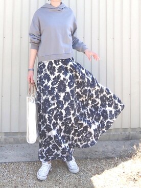 「reca（レカ）のアイテム（パーカー）」を使った、Sari☺︎さん（レディース・167cm）の春コーディネート
