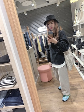 「off white（オフホワイト）のアイテム」を使った、なげちさん（レディース・157cm）の春コーディネート