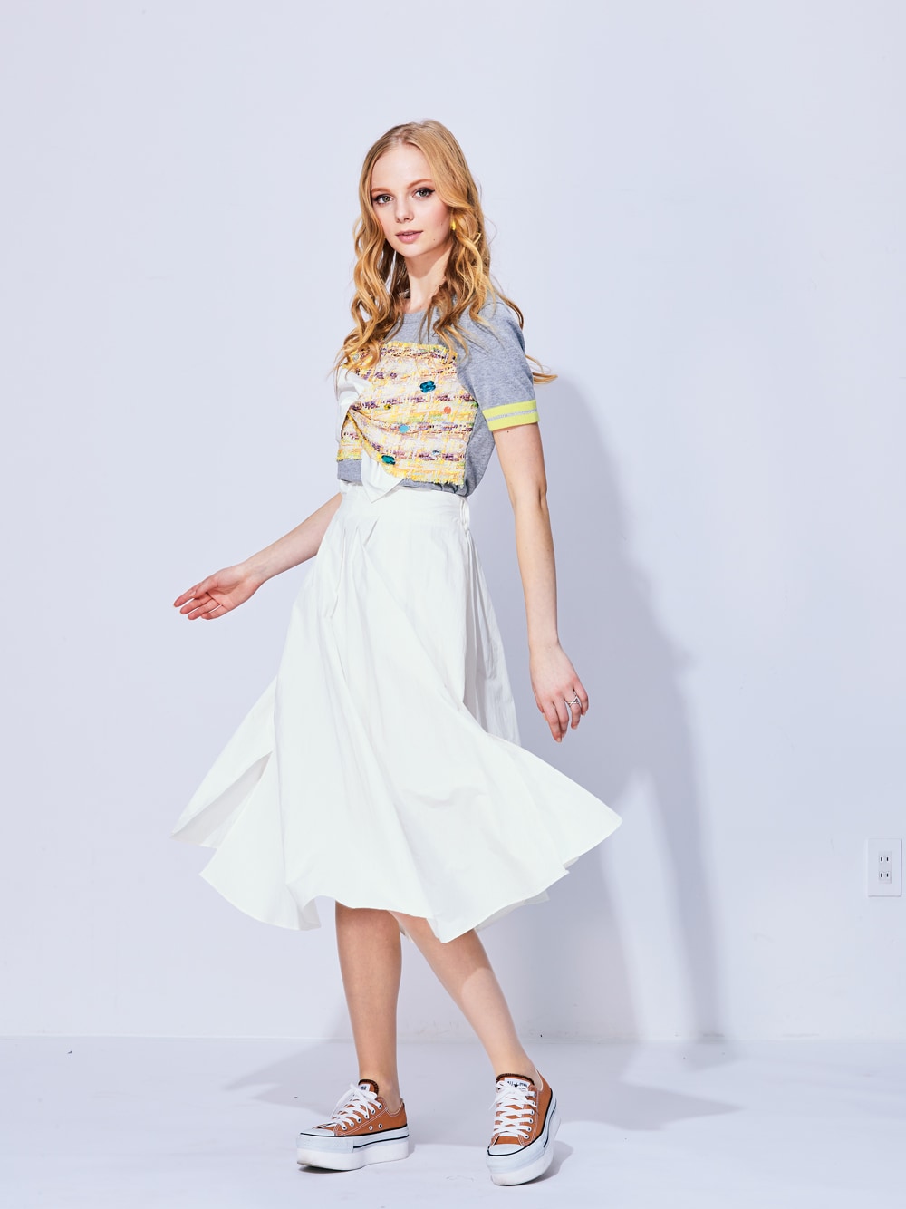 「ニット、ツイード、spring、summer、ビジュー、ootd、夏コーデ、オトナカジュアル、ヴェロフォンナ、verofonna」｜「Re.Verofonnaのトゥルニエツイードツイストリボンプルオーバー（ニット/セーター、グレー系）」を使った、Re.Verofonnaさん（レディース・161cm）の夏コーディネートの1枚目の写真