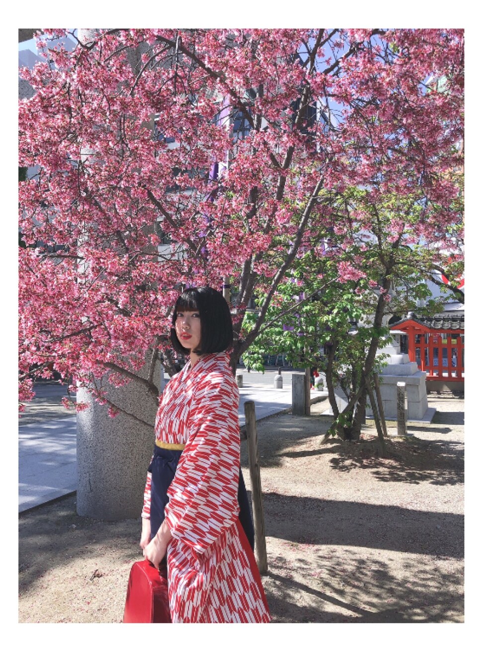 「袴、卒業式、矢絣、和服」｜「古着のアイテム（その他、レッド系）」を使った、ぎぶあぷさん（レディース・162cm）の春コーディネートの1枚目の写真