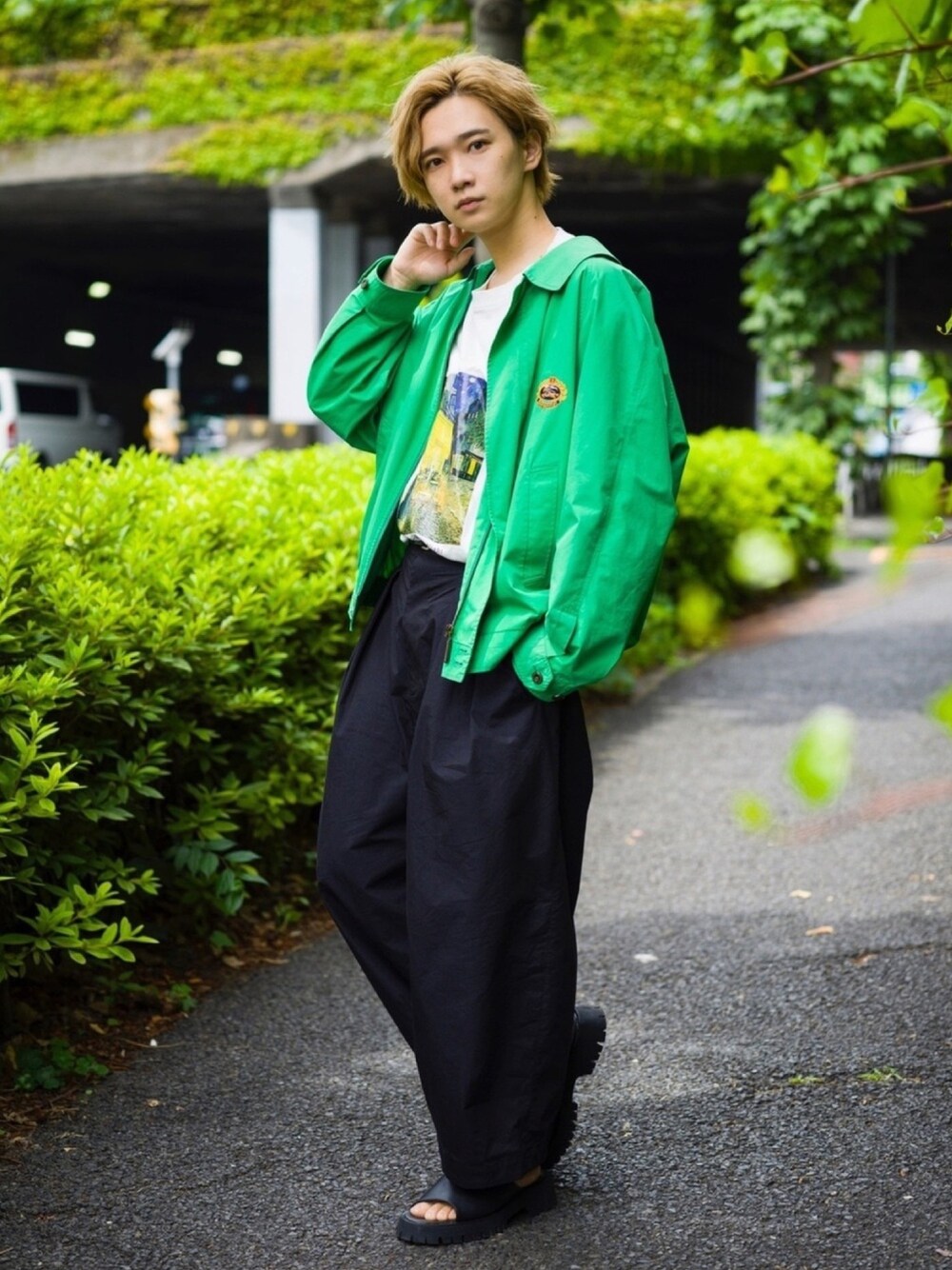 BURBERRYのブルゾン（グリーン系）を使った人気ファッション 