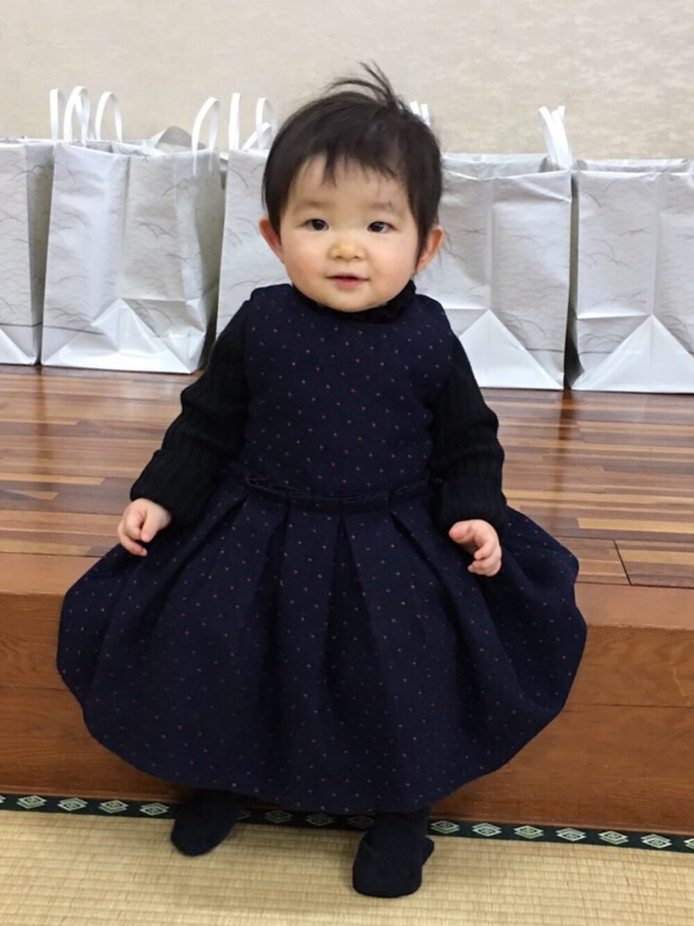 「冠婚葬祭、一歳」｜「正装のアイテム（ママ＆ベビー、ブラック系）」を使った、nana⭐︎🌙さん（キッズ・80cm）の冬コーディネートの1枚目の写真