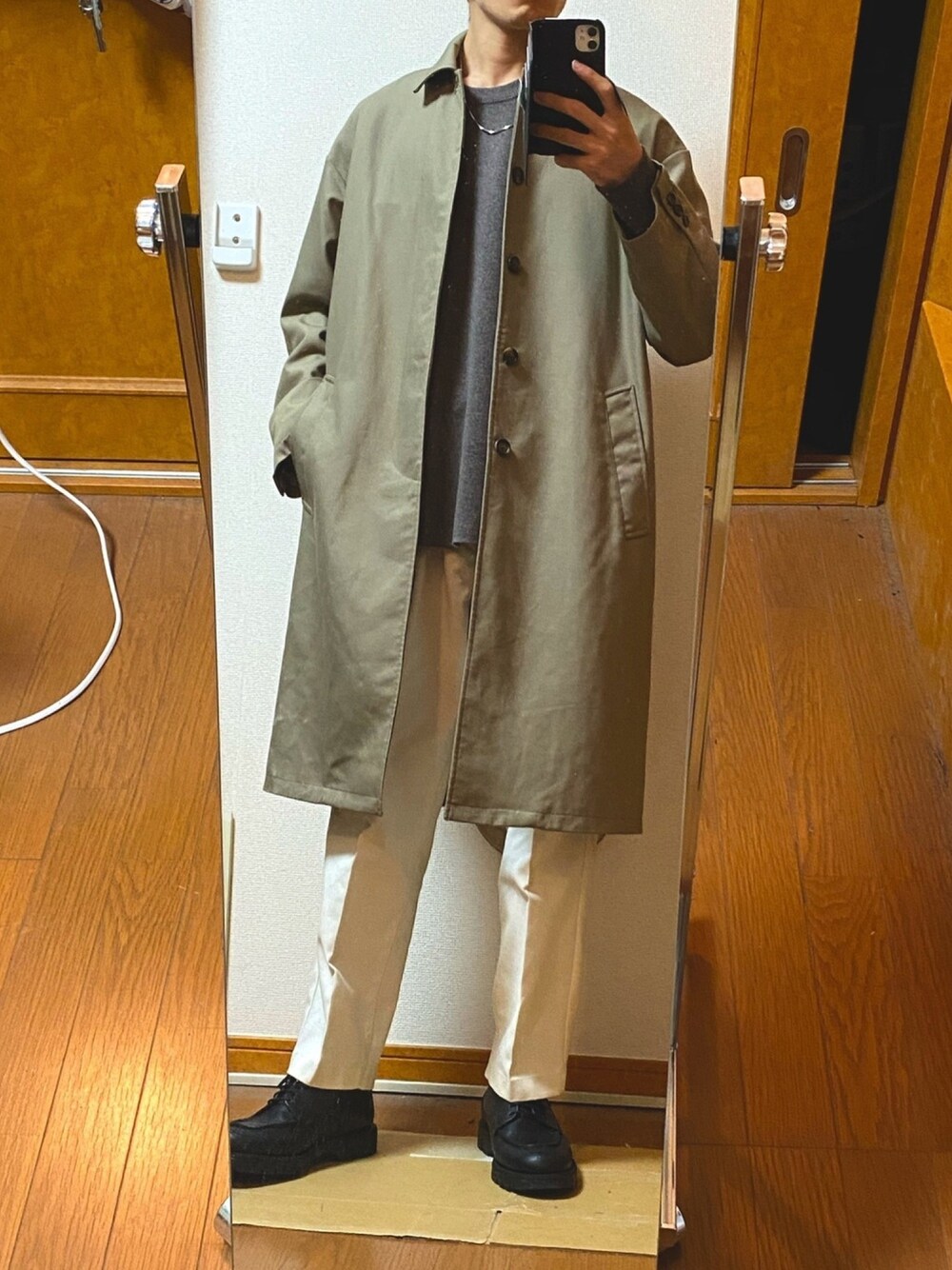 「ビッグシルエット、おしゃれさんと繋がりたい、低身長、秋コーデ、シンプル、ステンカラーコート、ニット、大人コーデ」｜「DOOPZのDOOPZ TRドロップショルダーステンカラーコート（ステンカラーコート、ベージュ系）」を使った、フラペチーノさん（メンズ・163cm）の秋コーディネートの1枚目の写真