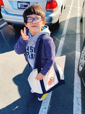 「OSHKOSH（オシュコシュ）のアイテム（ジャケット/アウター）」を使った、Stephanie T Wu.さん（キッズ・122cm）の冬コーディネート