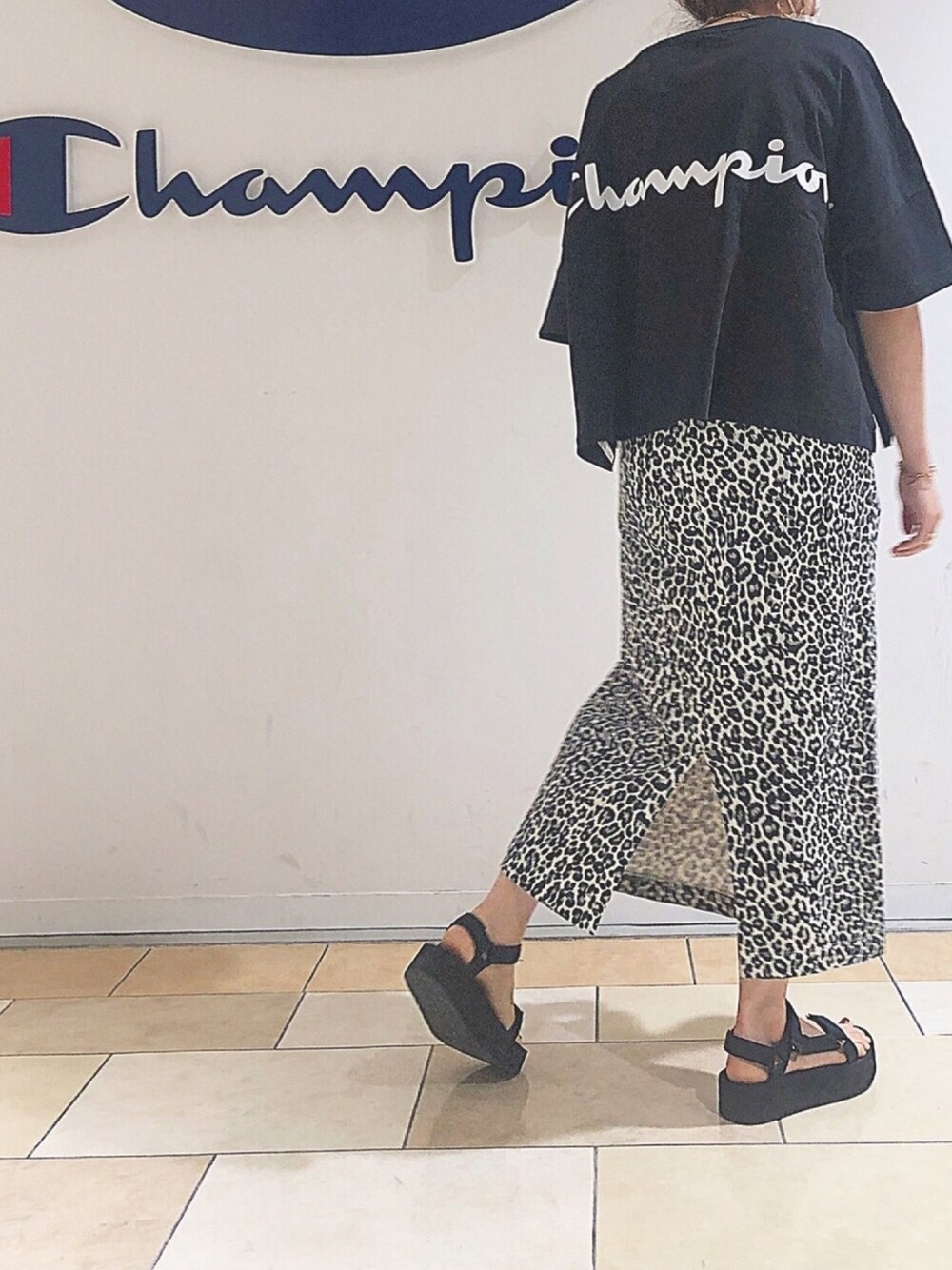 「お洒落さんとつながりたい、ブラック、ビッグシルエット、大人カジュアル、シンプルコーデ、夏コーデ、ootd、オトナカジュアル、オトナ女子、カジュアル」｜「Championのアイテム（スカート、その他）」を使った、Miyuさん（レディース・163cm）の夏コーディネートの1枚目の写真