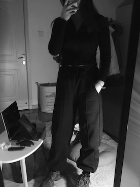 「Yeezy（イージー）のアイテム（アクセサリー）」を使った、niuniu_muさん（レディース・168cm）の冬コーディネート
