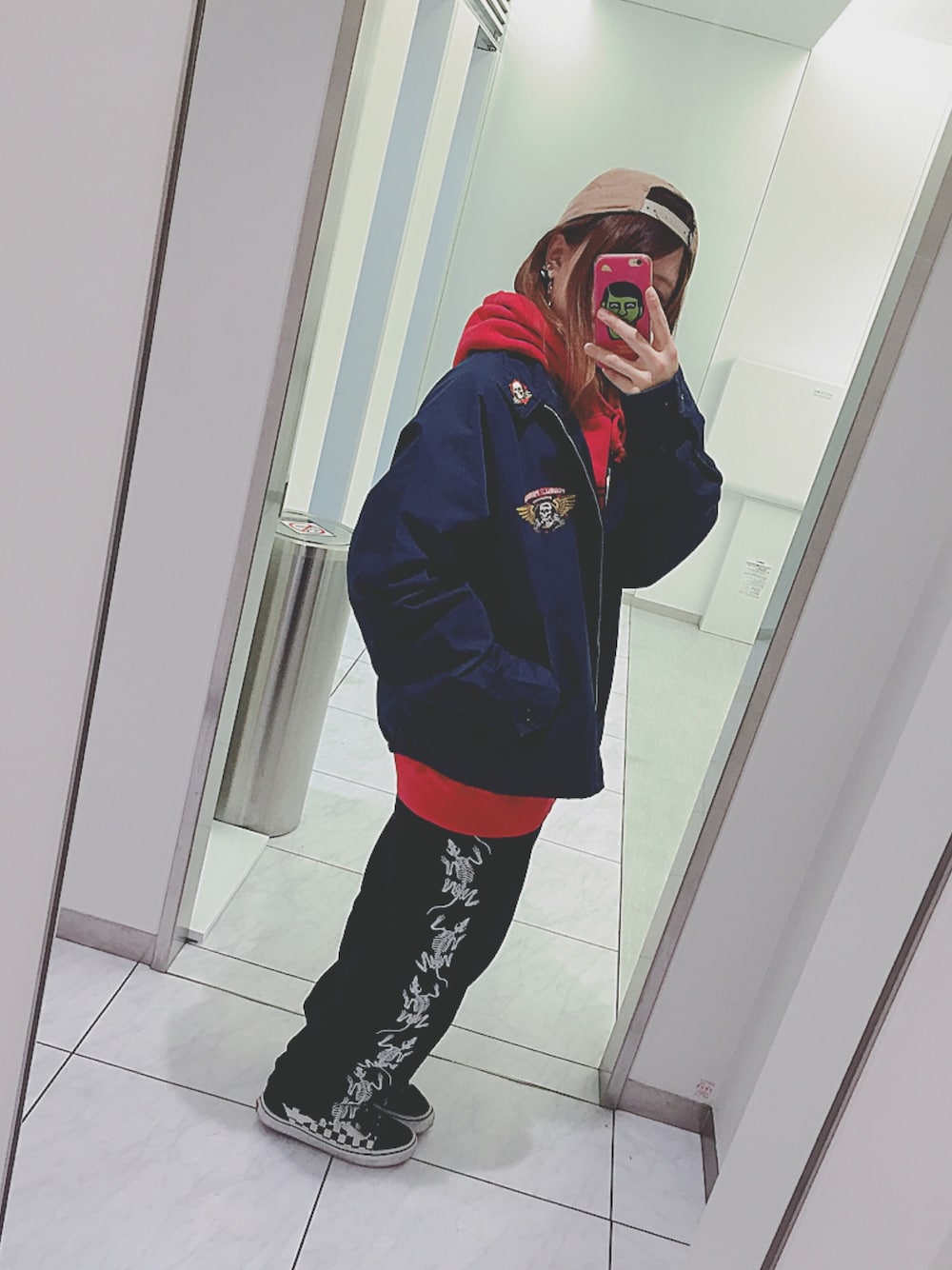 「VANS、powell、skallskates、スケータースタイル、ベルクロ、スウェットパンツ」｜「POWELLのアイテム（その他アウター、ブルー系）」を使った、あやぴぴぴさん（レディース・152cm）の夏コーディネートの1枚目の写真