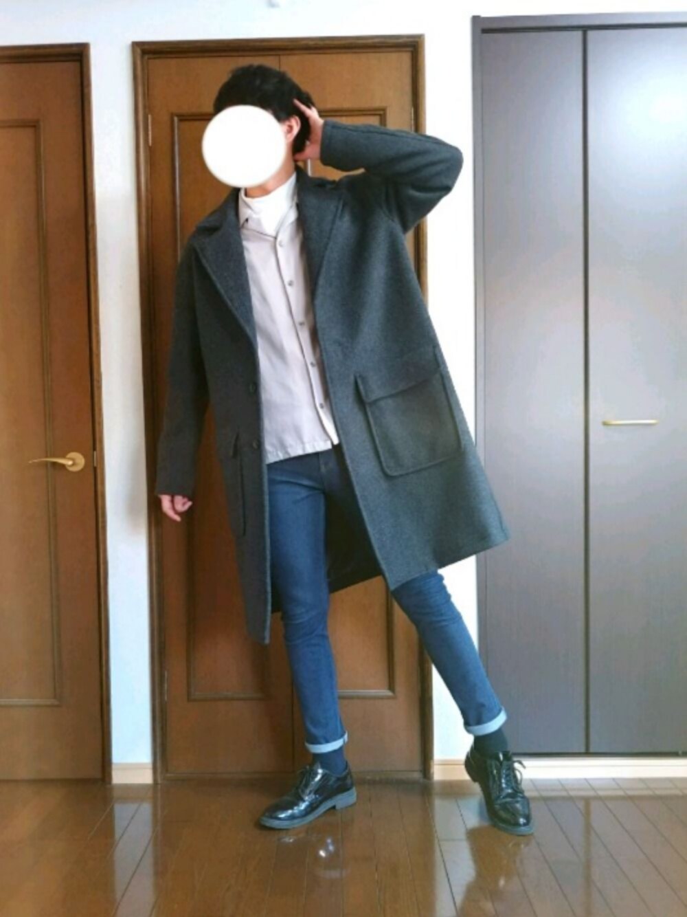 「冬コーデ、シンプルコーデ、お洒落さんとつながりたい、スキニーデニム、UNIQLO、いいね、save、フォローお願いします🤑、プチプラ、オーバーサイズ、休日スタイル、プチプラコーデ」｜「GLOBAL WORKのCONEデニムスキニーフィットパンツ/756943（デニムパンツ、ブルー系）」を使った、はぎさん（メンズ・181cm）の冬コーディネートの1枚目の写真