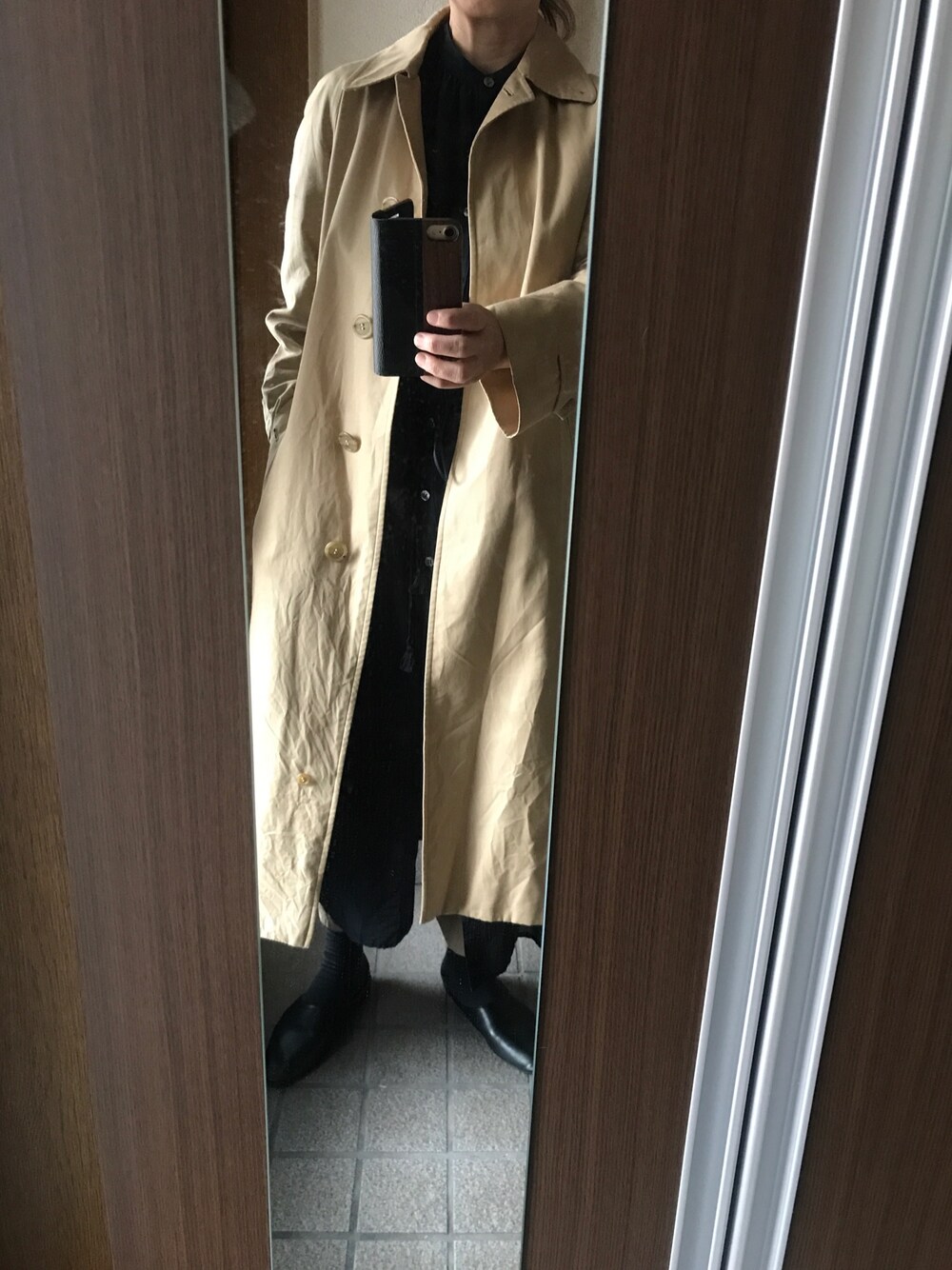 「バーバリー、シンプルコーデ、オローネ、アーバンリサーチドアーズ、大人コーデ」｜「BURBERRYのアイテム（トレンチコート、ベージュ系）」を使った、ayaさん（レディース・154cm）の秋コーディネートの1枚目の写真