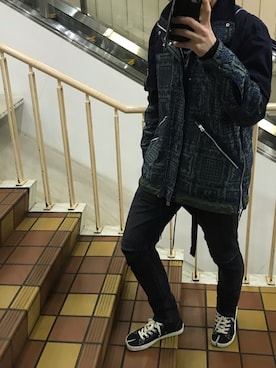 「Sacai（サカイ）のアイテム（デニムパンツ）」を使った、昇吾さん（メンズ・181cm）の冬コーディネート