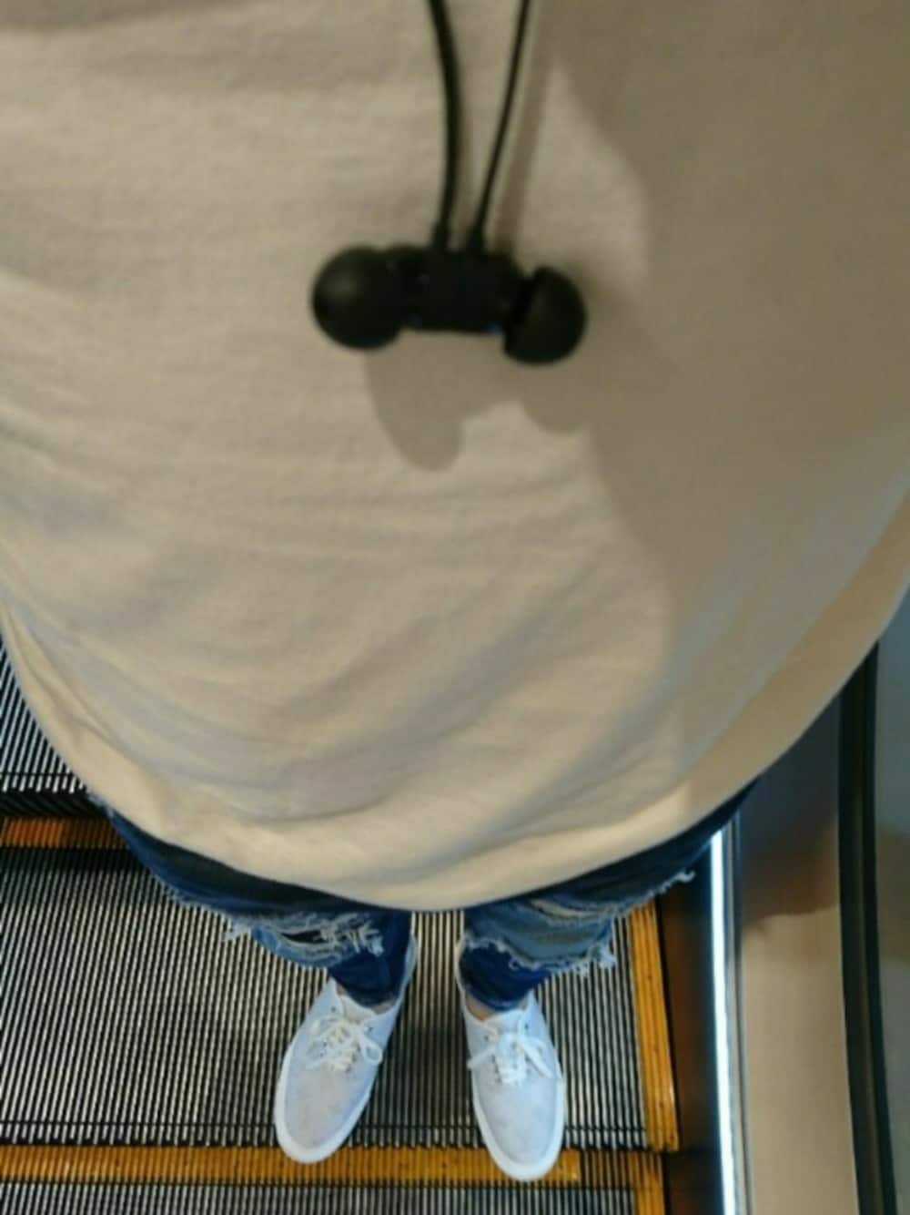 「ビジネススタイル、ビジネスカジュアル」｜「LOUIS VUITTONのアイテム（スニーカー、ホワイト系）」を使った、datemnbさん（メンズ・172cm）の夏コーディネートの1枚目の写真