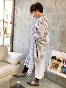 「スリット」｜「アイテム（シャツワンピース）」を使った、シオンさん（レディース・158cm）の秋コーディネート
