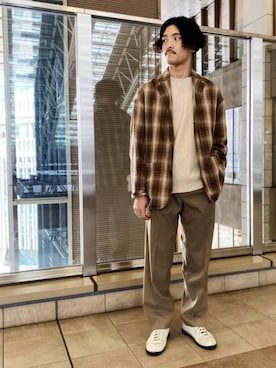 「BATONER（バトナー）のアイテム（スウェット）」を使った、ADAM ET ROPE' HOMME STAFFさん（メンズ・175cm）の春コーディネート