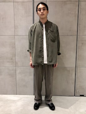 「とろみシャツ」｜「アイテム（スリッポン）」を使った、ADAM ET ROPE' HOMME STAFFさん（メンズ・166cm）の秋コーディネート