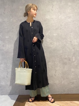 「BEAUTY&YOUTH UNITED ARROWS（ビューティーアンドユースユナイテッドアローズ）のBY∴ スマートクロス セットバッグヒールサンダル（サンダル、ブラック系）」を使った、Yuri Katouさん（レディース・162cm）の春コーディネート