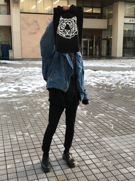 「ストリートカジュアル」｜「アイテム（デニムジャケット）」を使った、るるるまるさん（メンズ・166cm）の冬コーディネート