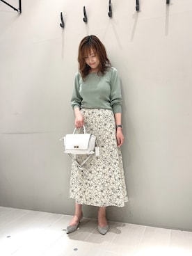 「アイテム（パンプス、グレー系）」を使った、ひかりさん（レディース・162cm）の春コーディネート