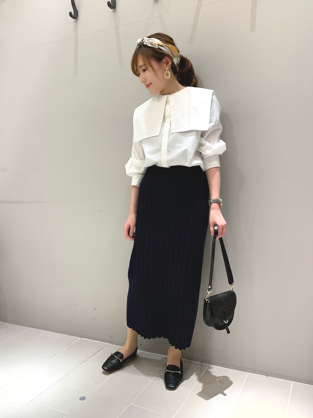 「Rouge vif la cle(Rouge vif la cle)、Rougevif、今日のコーデ、春コーデ、おしゃれさんと繋がりたい、大人カジュアル、大人ガーリー、ブラウス、スカート、トレンド」｜「Rouge vifのセーラー衿ブラウス（シャツ/ブラウス、ホワイト系）」を使った、ひかりさん（レディース・162cm）の春コーディネートの1枚目の写真
