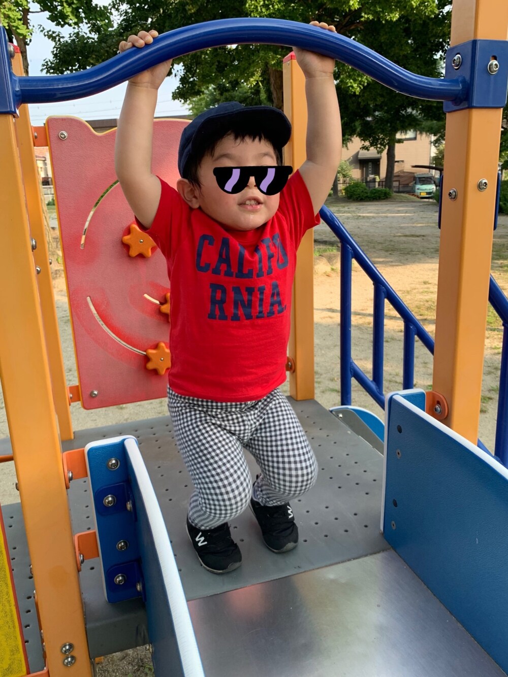「2歳、男の子」｜「DAISOのアイテム（ハンチング/ベレー帽、ブルー系）」を使った、w-kさん（キッズ・90cm）の夏コーディネートの1枚目の写真
