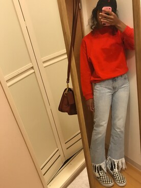 「red」｜「アイテム（スウェット）」を使った、えりりんさん（レディース・168cm）の秋コーディネート