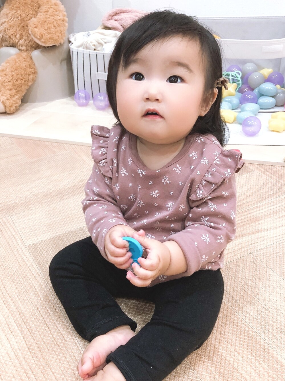 「保育園、保育園コーデ、生後9ヶ月、女の子ベビー、女の子コーデ、プチプラ」｜「petit mainのGIRLSアソートTシャツ2枚セット（Tシャツ/カットソー、ピンク系）」を使った、ゆのまる𓈒 𓏸 𓐍さん（キッズ・70cm）の秋コーディネートの1枚目の写真