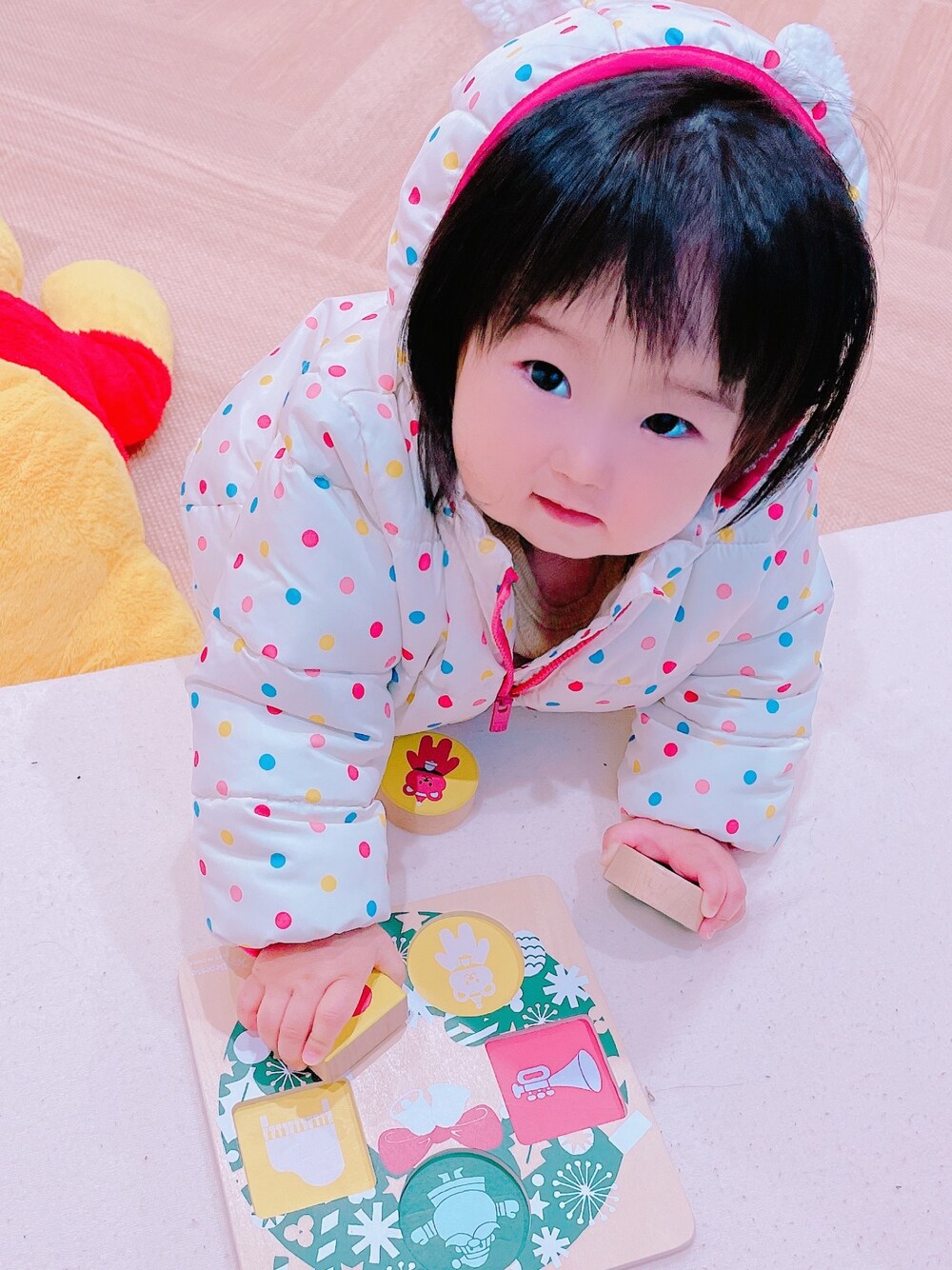 「保育園、保育園コーデ、女の子、女の子コーデ、女の子ベビー、生後11ヶ月」｜「GAPのアイテム（ジャケット/アウター、ホワイト系）」を使った、ゆのまる𓈒 𓏸 𓐍さん（キッズ・70cm）の冬コーディネートの1枚目の写真