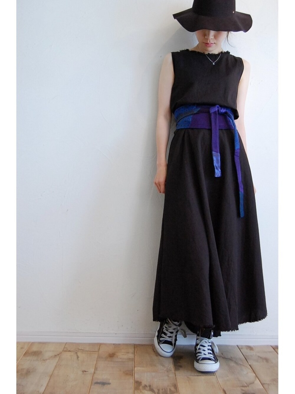 「ワンピース、rehersall、ハンドメイド、tolikatolika、リネン、ロングワンピ、パジャマ、ロングワンピース、リハーズオール、サッシュベルト」｜「リネンワンピース（ワンピース、ブラック系）」を使った、chaosbohemiaさん（レディース・156cm）の夏コーディネートの1枚目の写真