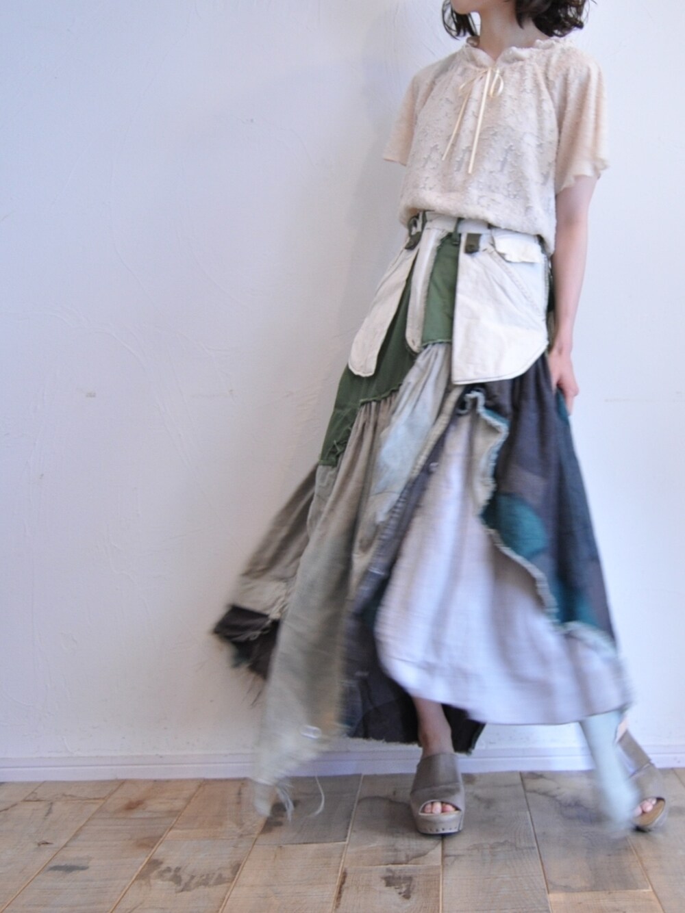 chaosbohemiaさんの「Ｍ-65×スウェーデンテントスカート（sandglass）」を使ったコーディネート