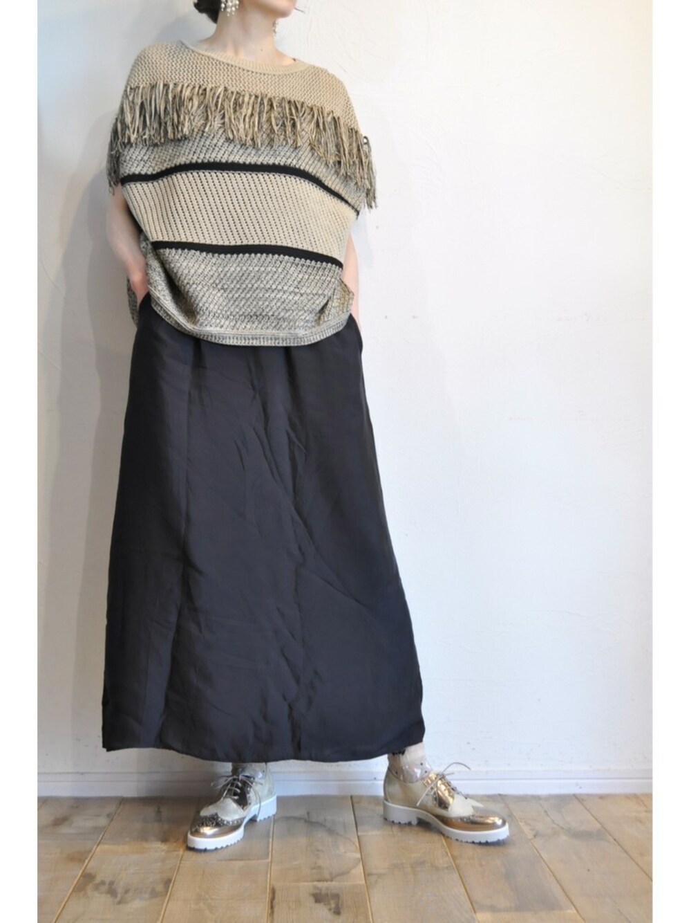 「レースアップシューズ、フリンジ、ロングワンピース、ウイングチップ、サマーニット、キュプラ、hippiness、Luca grossi、ヒッピネス、ENDAY」｜「ミックスフリンジニット（ニット/セーター、ベージュ系）」を使った、chaosbohemiaさん（レディース・165cm）の春コーディネートの1枚目の写真
