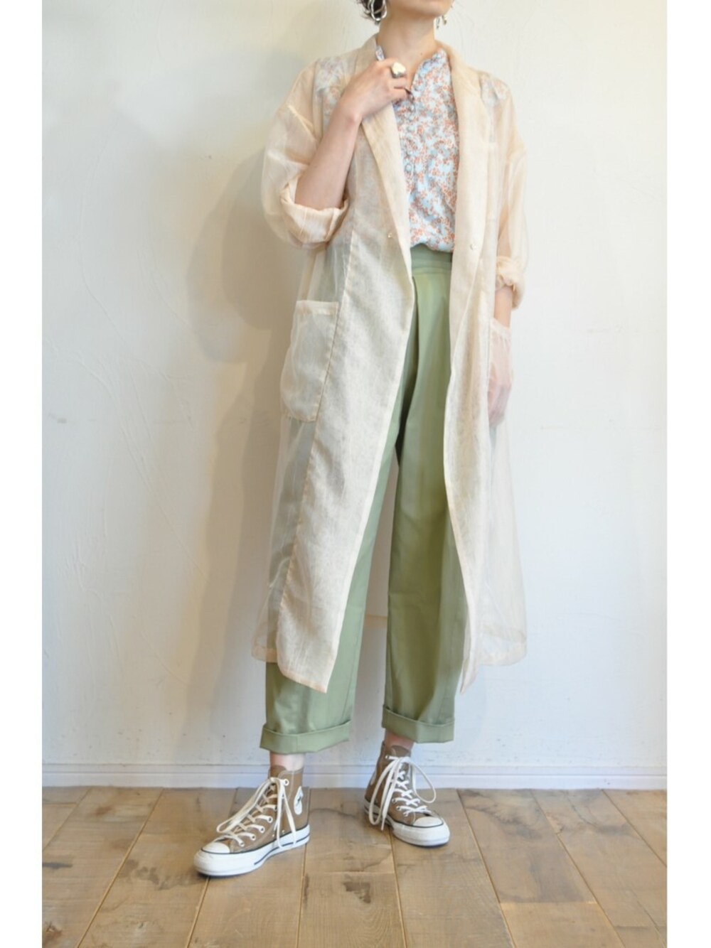 「花柄、rehersall、tolikatolika、リハーズオール、透け感、メッシュ、margaux、メッシュコート、トリカトリカ、2020ss」｜「RehersalLのメッシュコート（その他アウター、ベージュ系）」を使った、chaosbohemiaさん（レディース・165cm）の夏コーディネートの1枚目の写真