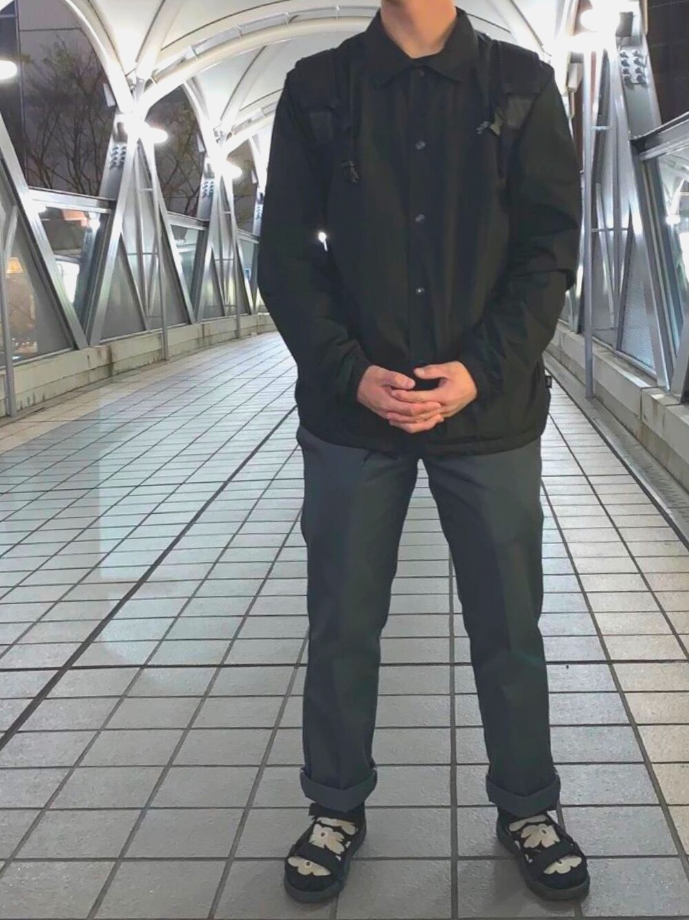 「stussy、Dickies、ワークパンツ、teva、marimekko」｜「STUSSYのCruize Coach Jacket（ブルゾン、ブラック系）」を使った、あ   す   かさん（メンズ・171cm）の春コーディネートの1枚目の写真