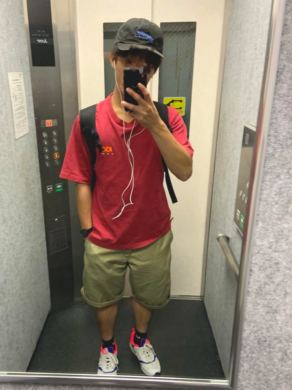 「stussy、XLARGE、New Balance、Dickies」｜「STUSSYのNew Wave Low Pro Cap（キャップ、ブラック系）」を使った、あ   す   かさん（メンズ・171cm）の秋コーディネートの1枚目の写真