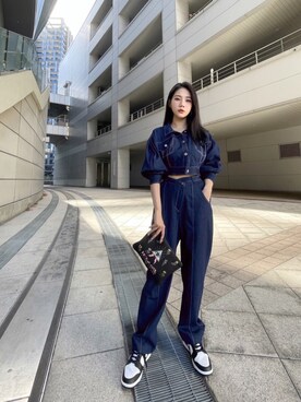 「COACH（コーチ）のアイテム（クラッチバッグ）」を使った、Ritaさん（レディース・158cm）の春コーディネート