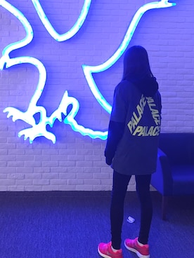 「palace」｜「アイテム（パーカー）」を使った、あさん（レディース・160cm）の冬コーディネート