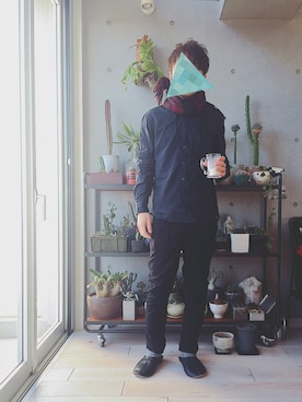 「黒パンツ」｜「アイテム（雑貨/ホビー）」を使った、Ｋさん（メンズ・167cm）の冬コーディネート