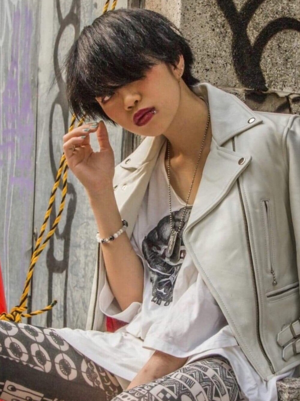 「Tokyostreetstyle、michiehoshina、avantgardelegwear、mandkdesign、Vivienne Westwood、NineMicrophones、アイラブメンズライク、レッグウェア、punk、Sex Pistols」｜「M&K DESIGNのアイテム（タイツ/ストッキング、ホワイト系）」を使った、  M&K Designさん（レディース・164cm）の春コーディネートの1枚目の写真