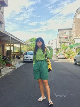 「AIRWALK（エアウォーク）のアイテム（ビーチサンダル）」を使った、MGさん（レディース・163cm）の秋コーディネート