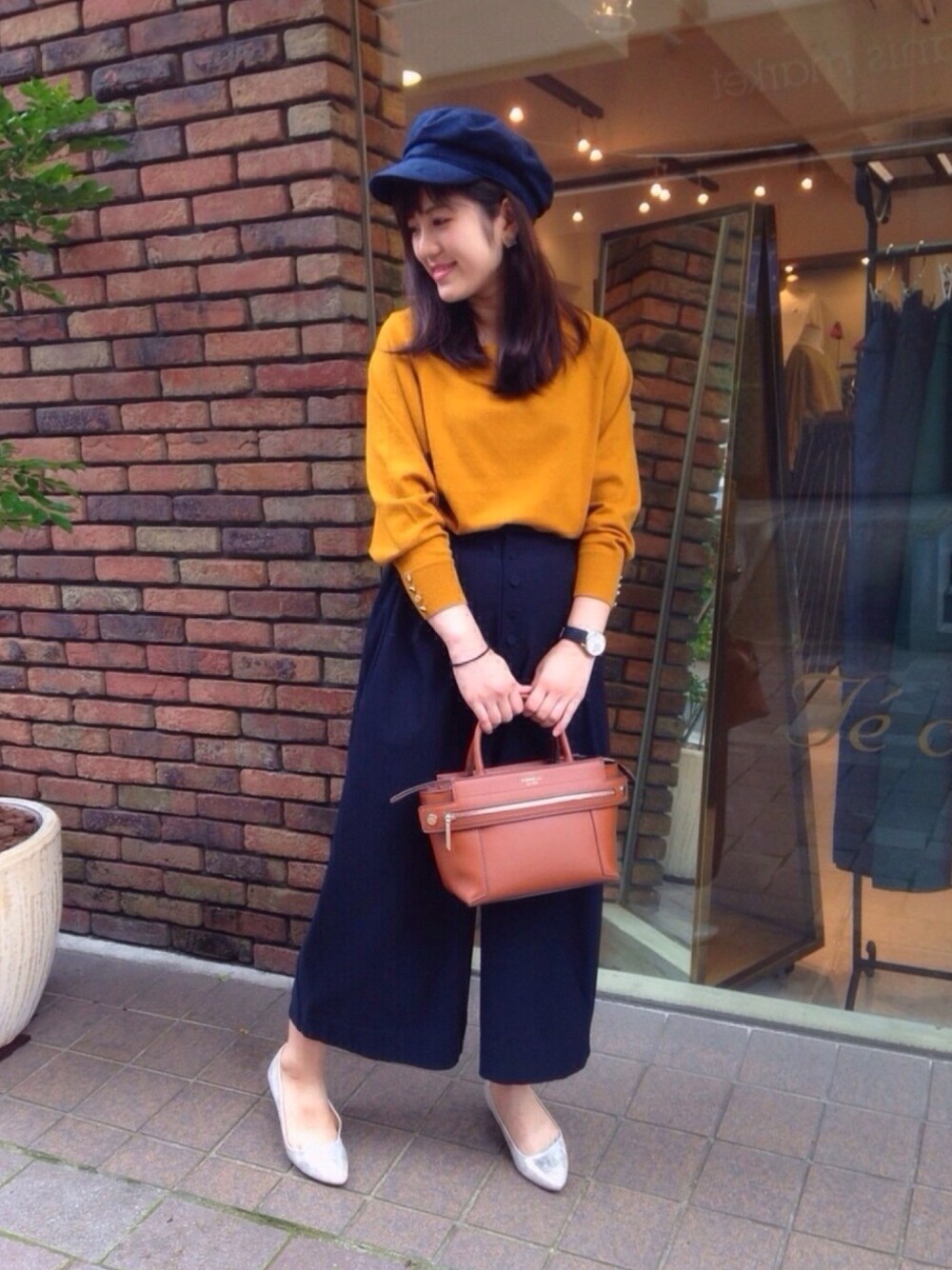 「自由が丘、Te chichi自由が丘店」｜「Te chichiのアイテム（バッグ、イエロー系）」を使った、みささん（レディース・158cm）の秋コーディネートの1枚目の写真