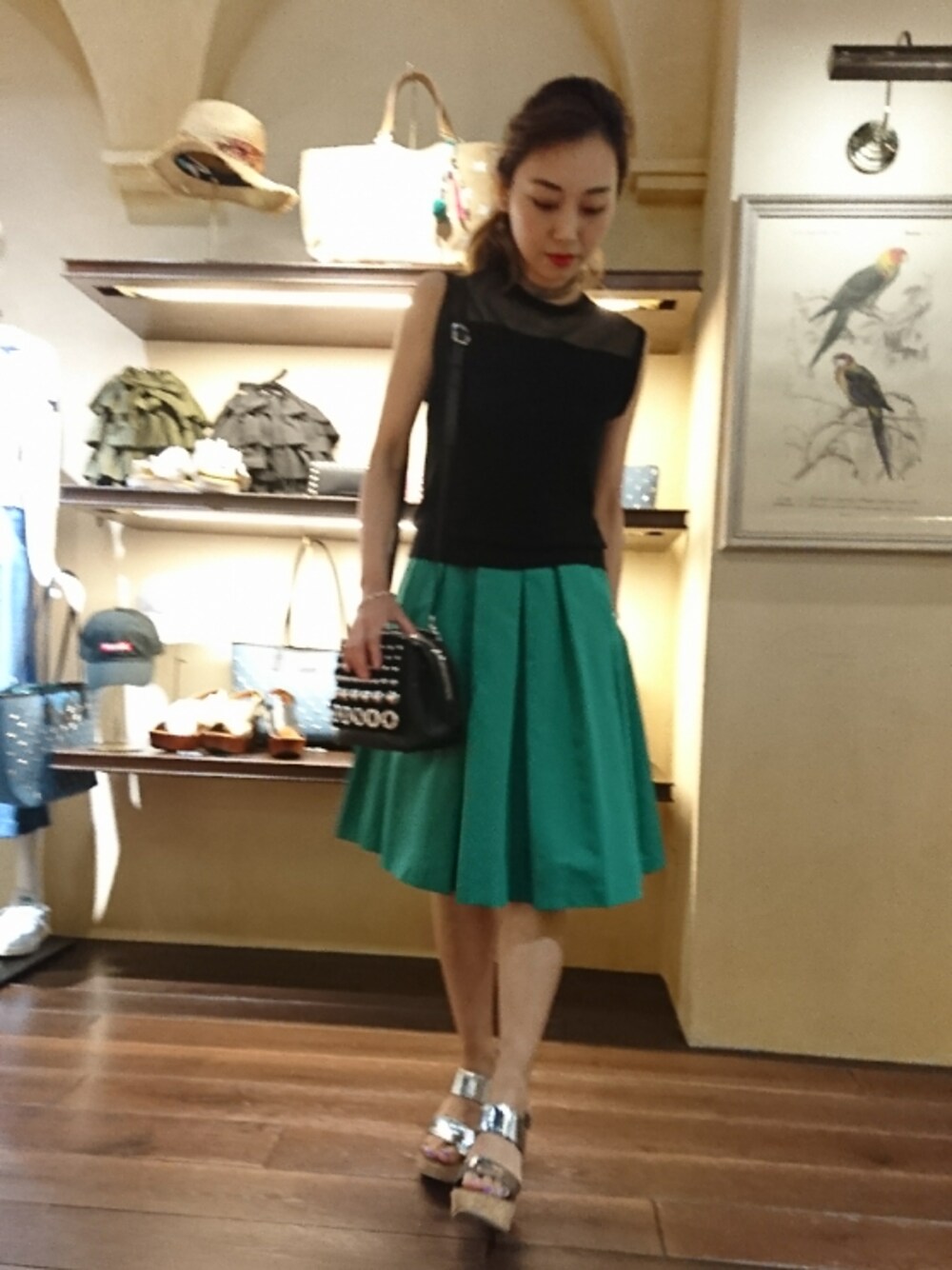 「ブラック、グリーン、summer、Alexander Wang、LOVELESS、透け感、サマーニット、シースルー、ミモレ丈スカート」｜「GUILD PRIMEの【GUILD PRIME】WOMENS 3連ブレスレット（ブレスレット、ベージュ系）」を使った、n o m さん（レディース・158cm）の夏コーディネートの1枚目の写真