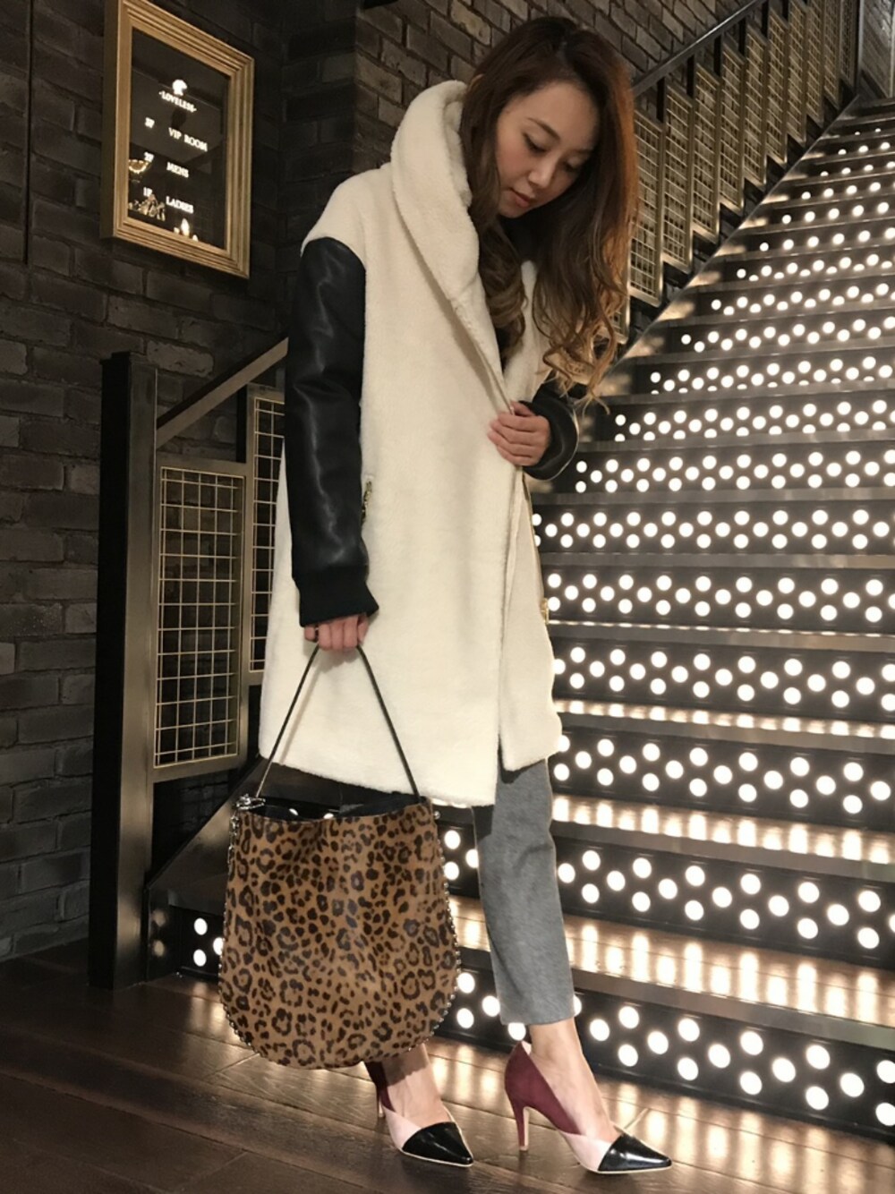 「レオパード、レザー、バイカラー、ツィード、Alexander Wang、LOVELESS、ボアアウター、lovelesskyoto、FreiEA」｜「Frei EAの【予約販売】【Frei EA】ボリュームカラー ボアコンビ（ダウンジャケット/コート、ホワイト系）」を使った、n o m さん（レディース・158cm）の秋コーディネートの1枚目の写真