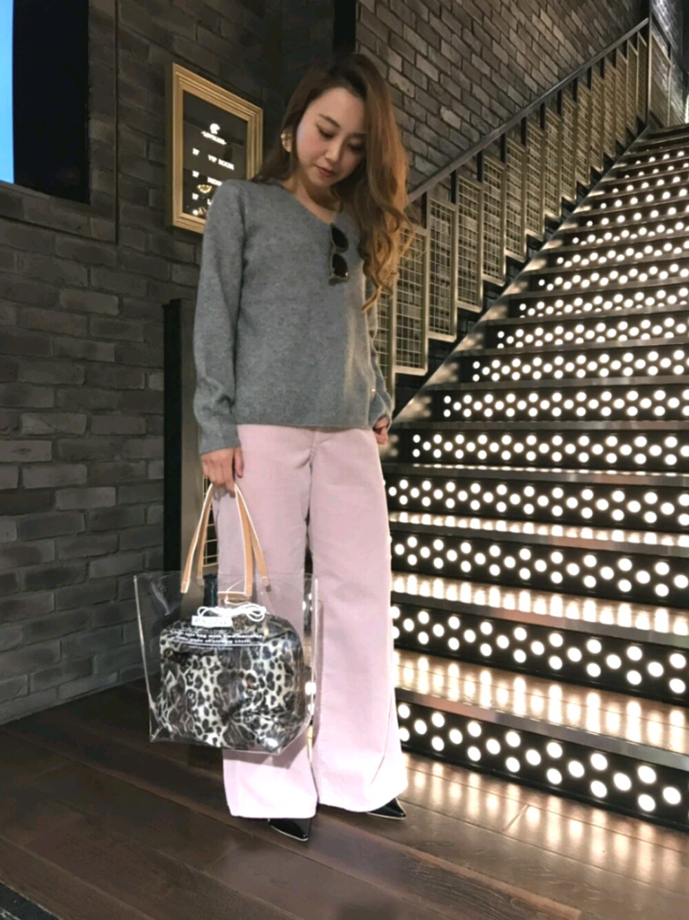 「レオパード、コーデュロイパンツ、ワイドパンツ、カシミヤニット、LOVELESS、RAYBAN、GUILDPRIME、オトナカジュアル、redcard 、lovelesskyoto」｜「RED CARD TOKYOのアイテム（パンツ、ピンク系）」を使った、n o m さん（レディース・158cm）の冬コーディネートの1枚目の写真