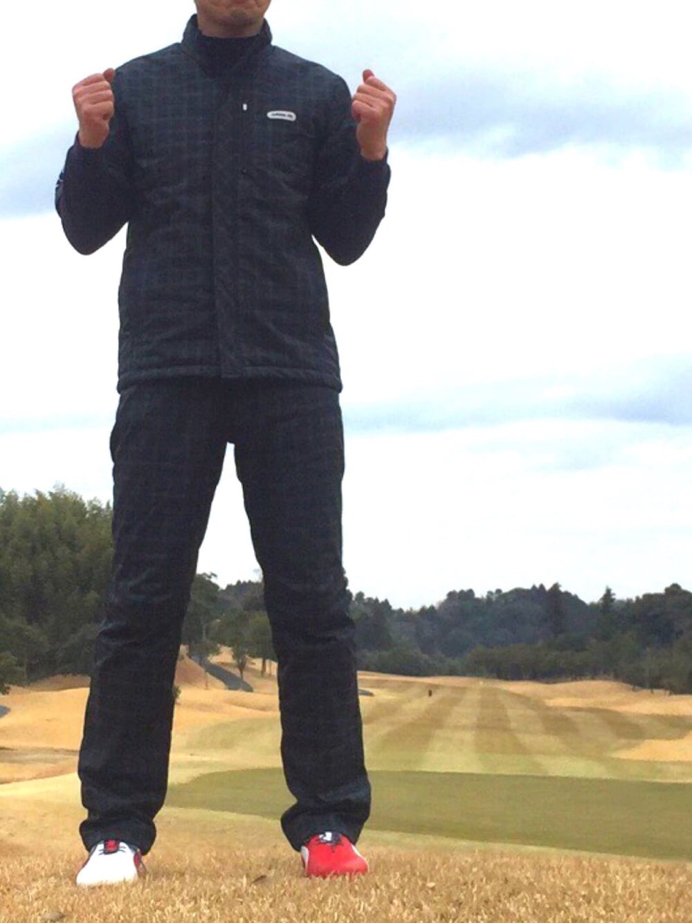 「adidas、ブラックウォッチ、PUMA、ゴルフ、GOLF」｜「PUMAのアイテム（シューズ、レッド系）」を使った、流山ＲＥＤＳさん（メンズ・180cm）の冬コーディネートの1枚目の写真